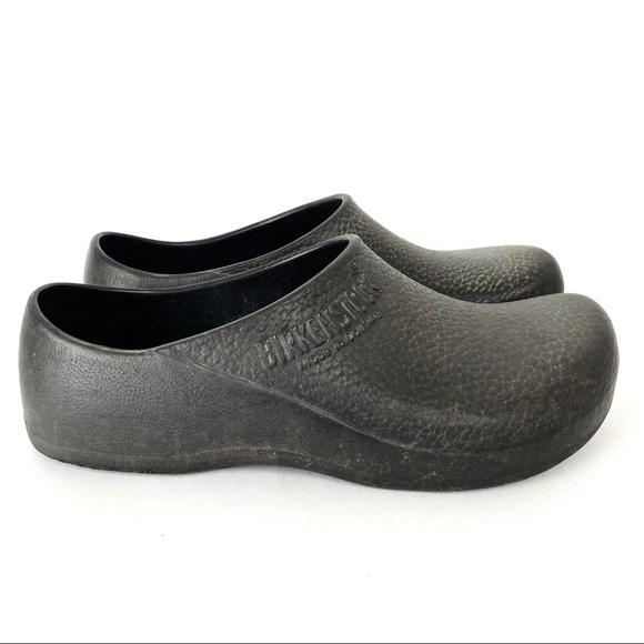 black birkenstock clogs